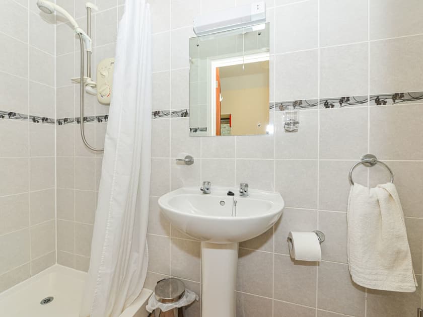 Bathroom | Willows, Calbourne