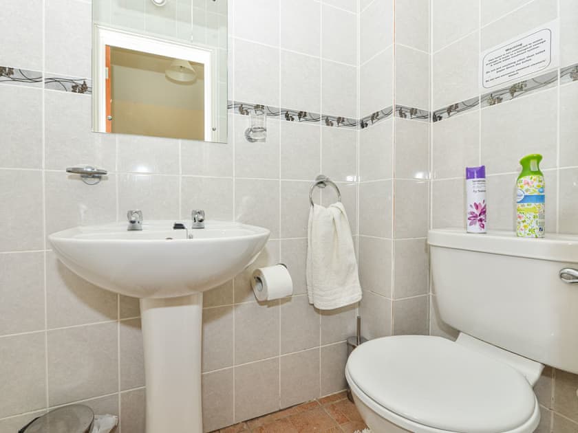 Bathroom | Willows, Calbourne