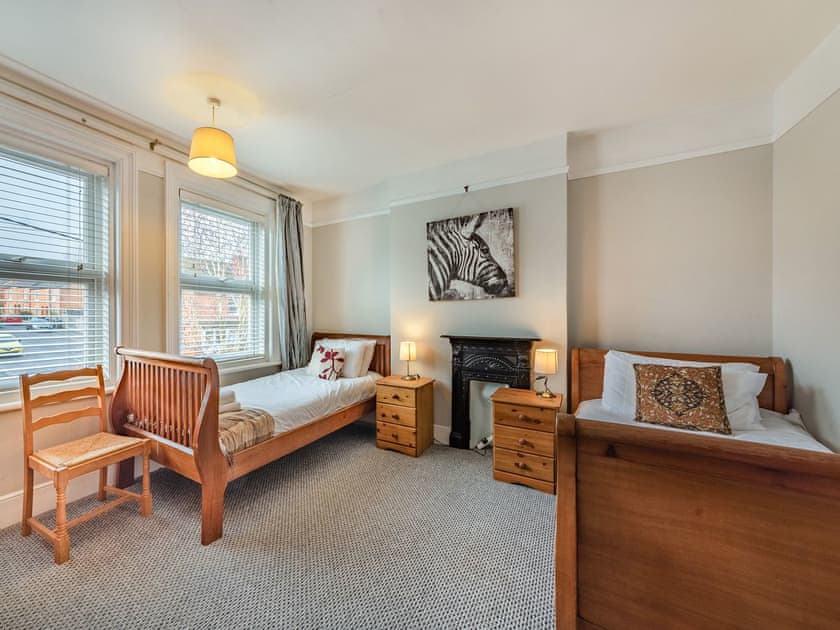 Twin bedroom | Junction House, Andover