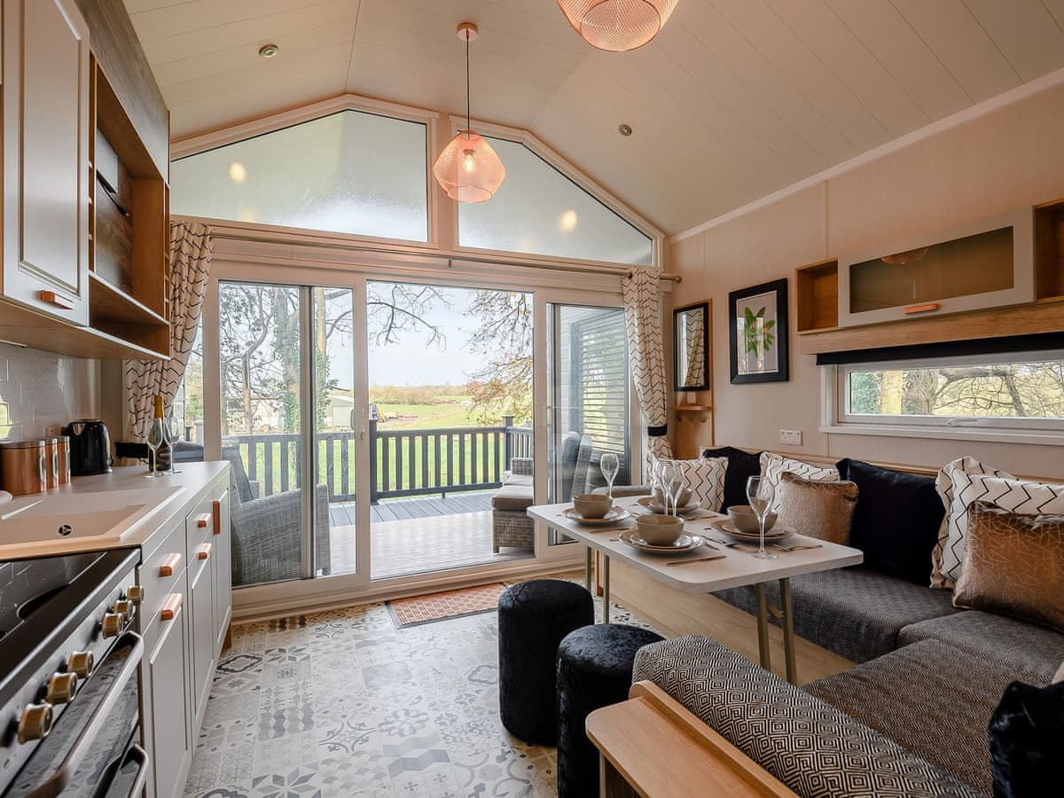 Hole Farm - Woodpecker Lodge - Holiday lodge in Southern England - Image 3
