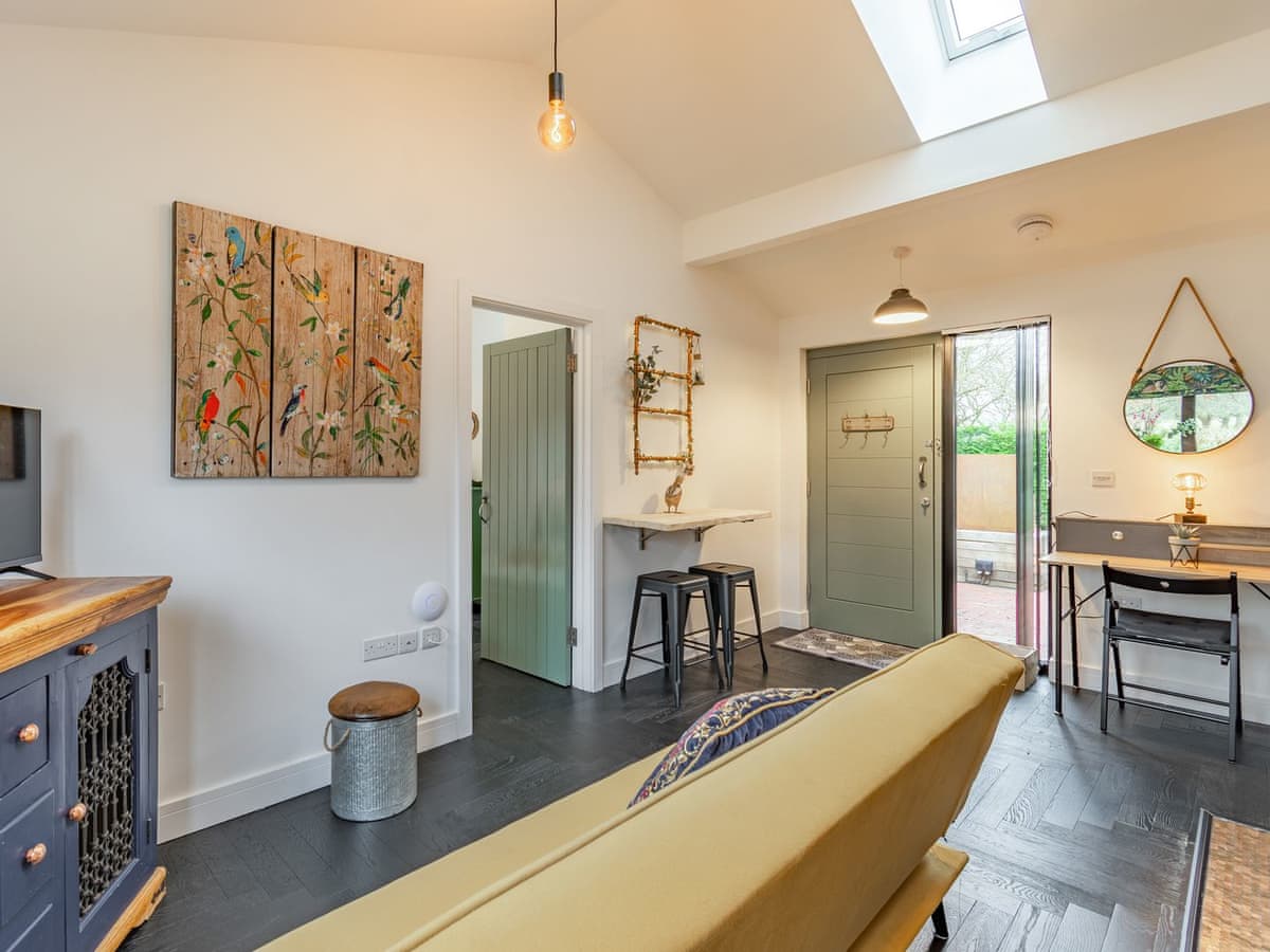 Lower Farm Lodges - Star's Special Sanctuary - Holiday Lodge in Southern England - Image 3