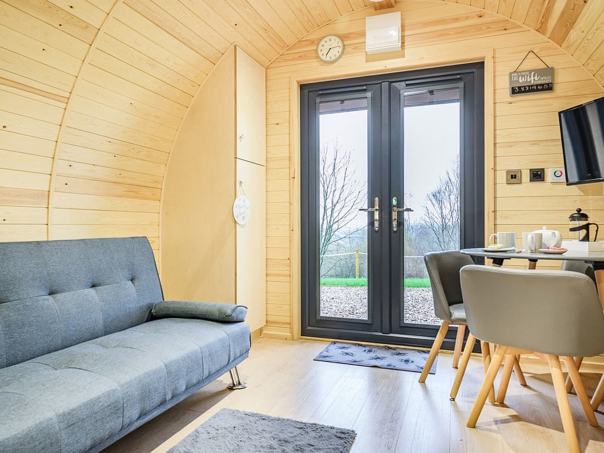 Steepleton Lodge Farm - Holdenby - Holiday lodge in Central England - Image 2