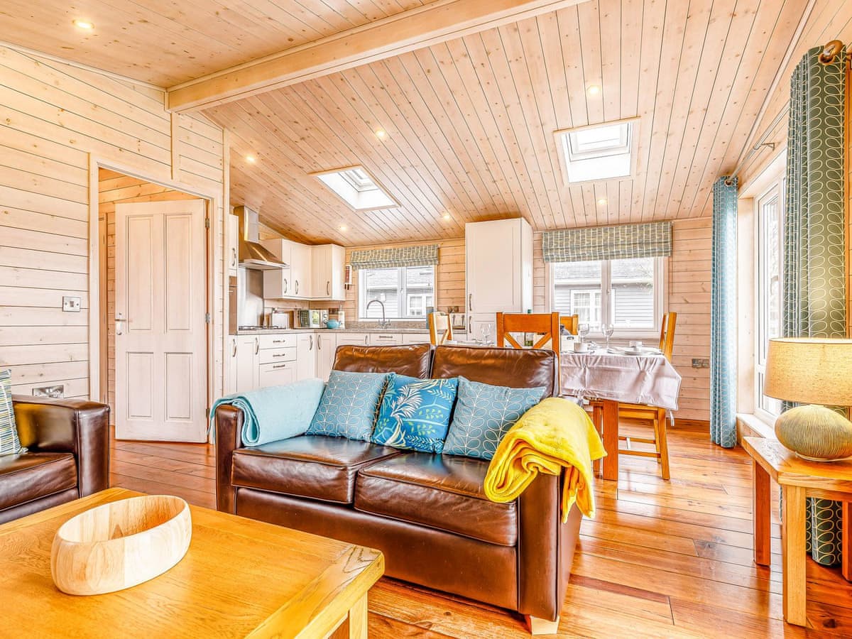 Walnut Lodge - Holiday Lodge in Central England - Image 4