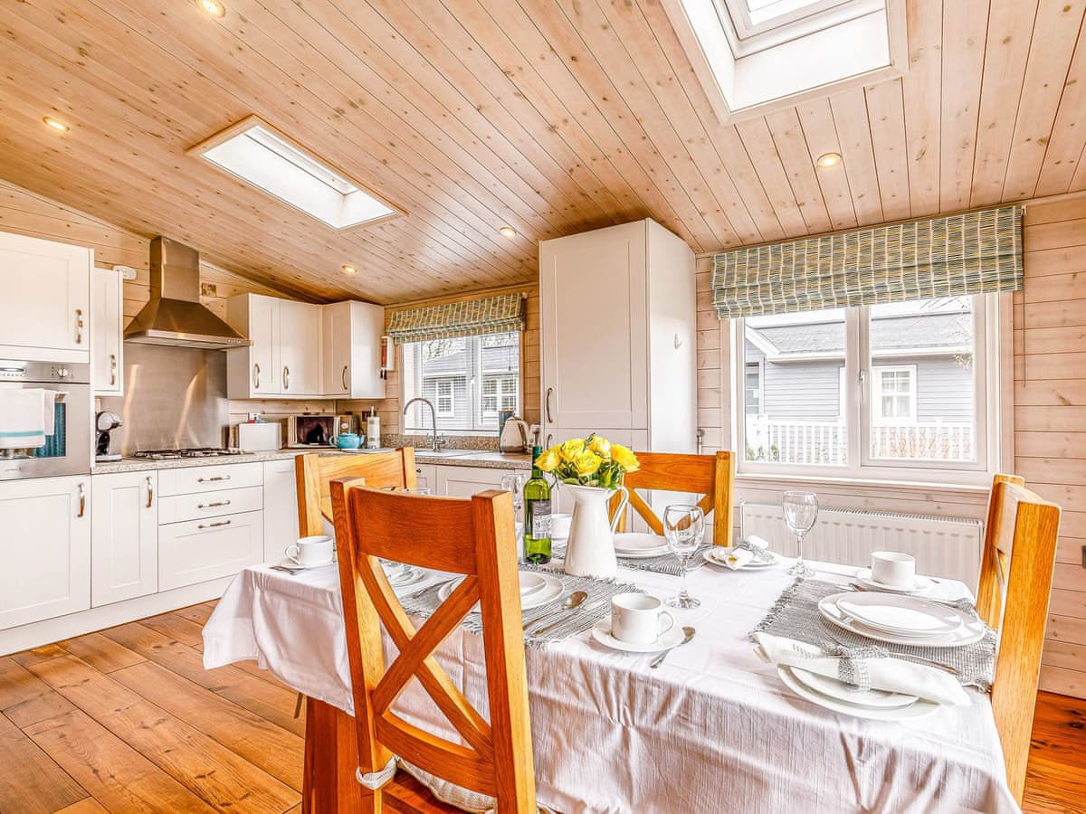 Walnut Lodge - Holiday Lodge in Central England - Image 5