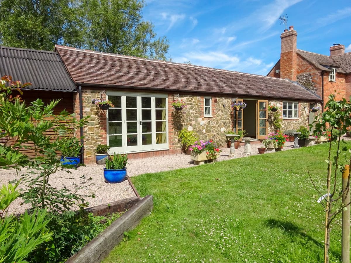 Beech Lodge - Holiday Lodge in Central England - Image 1