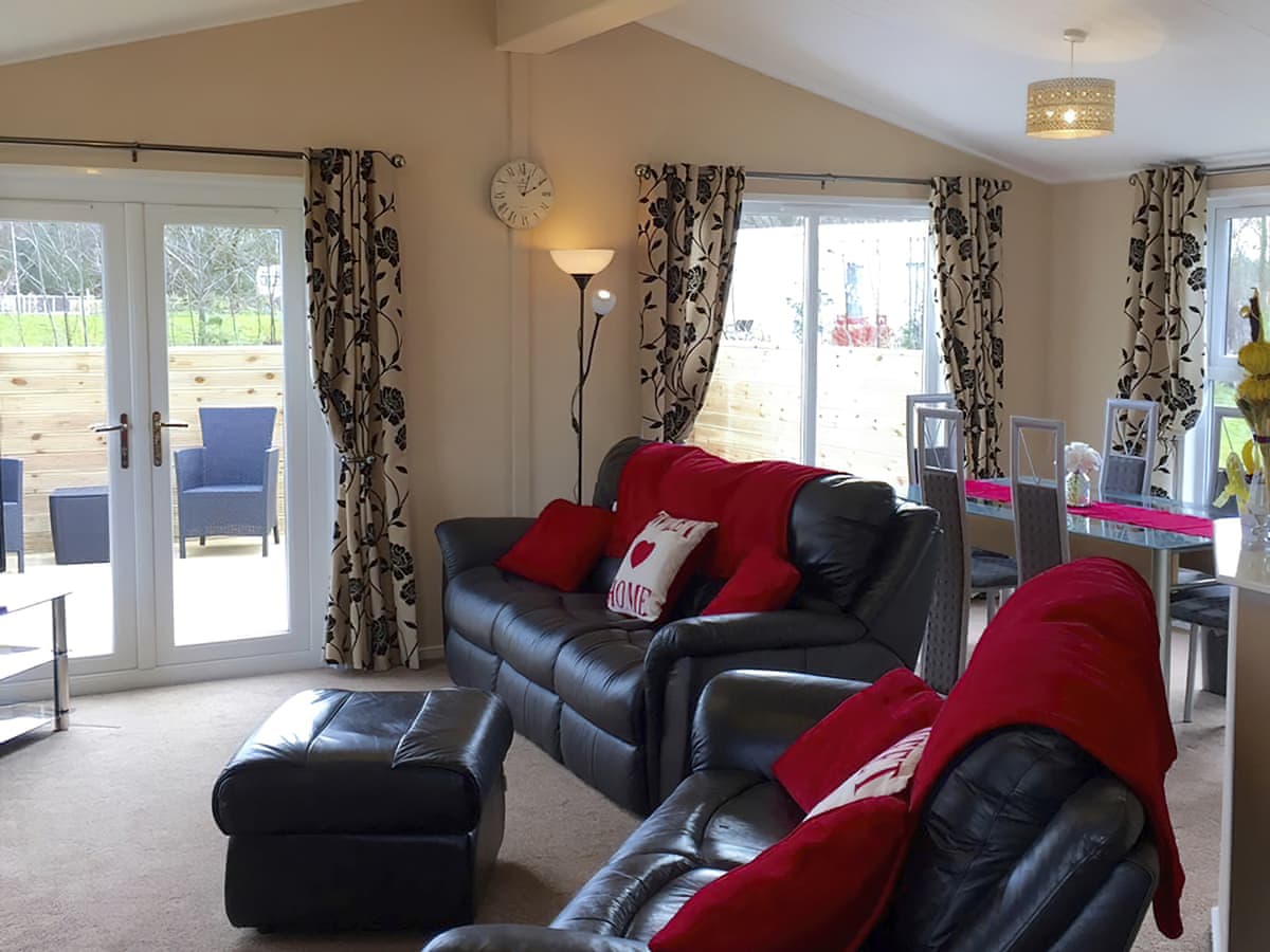 Cheviot Luxury Lodge - Image 2