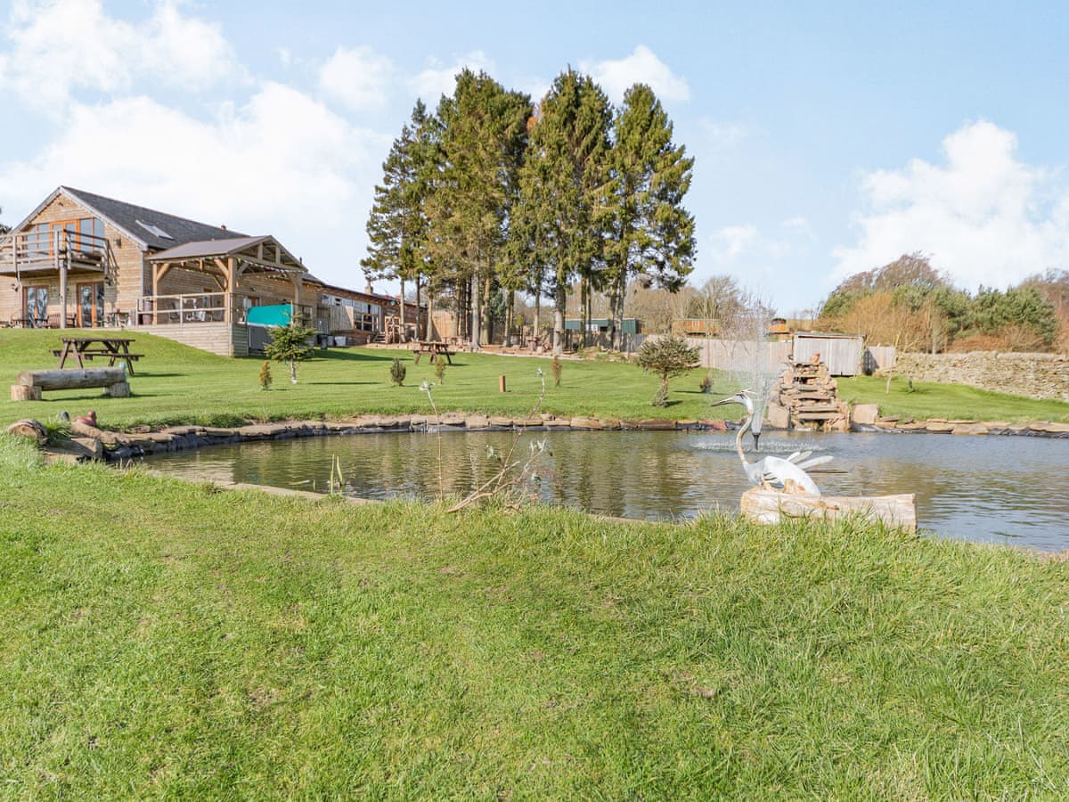 Huntercrook Lodge - Image 2