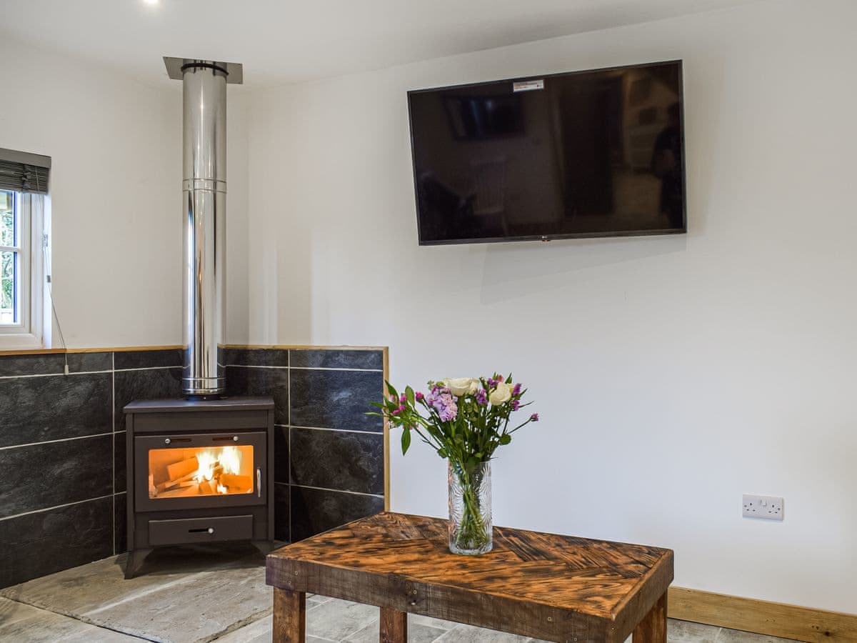 Acre Luxury Lodges - Middle Hanter - Image 2