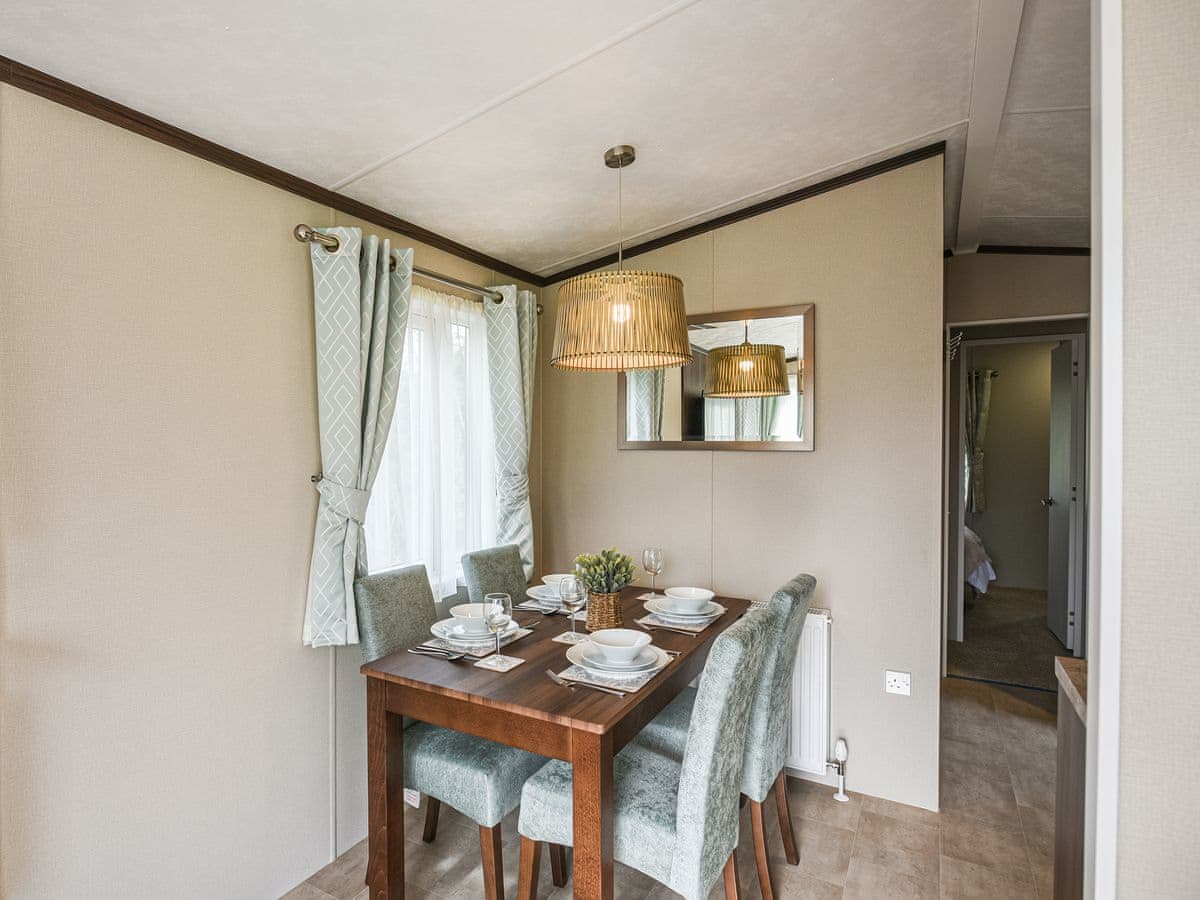 Avon Lodge - Image 5