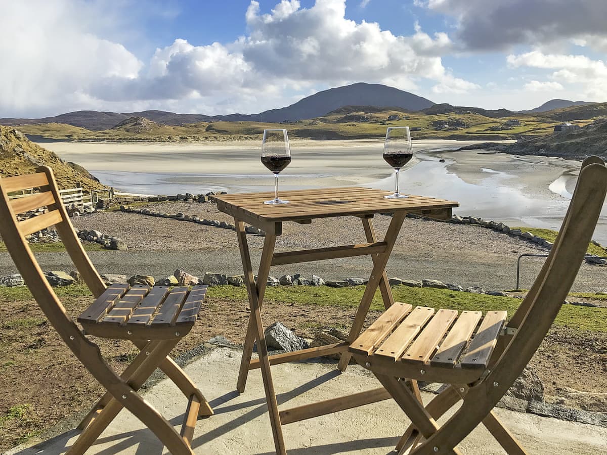 Hebridean Hideaways- Carnish Byre