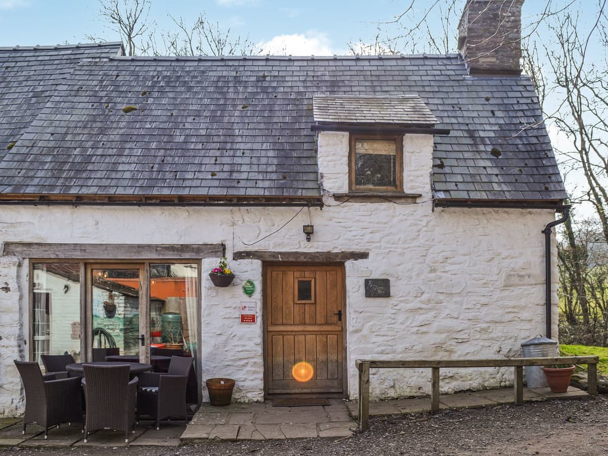 Coity Bach - Ty Fferm Hen