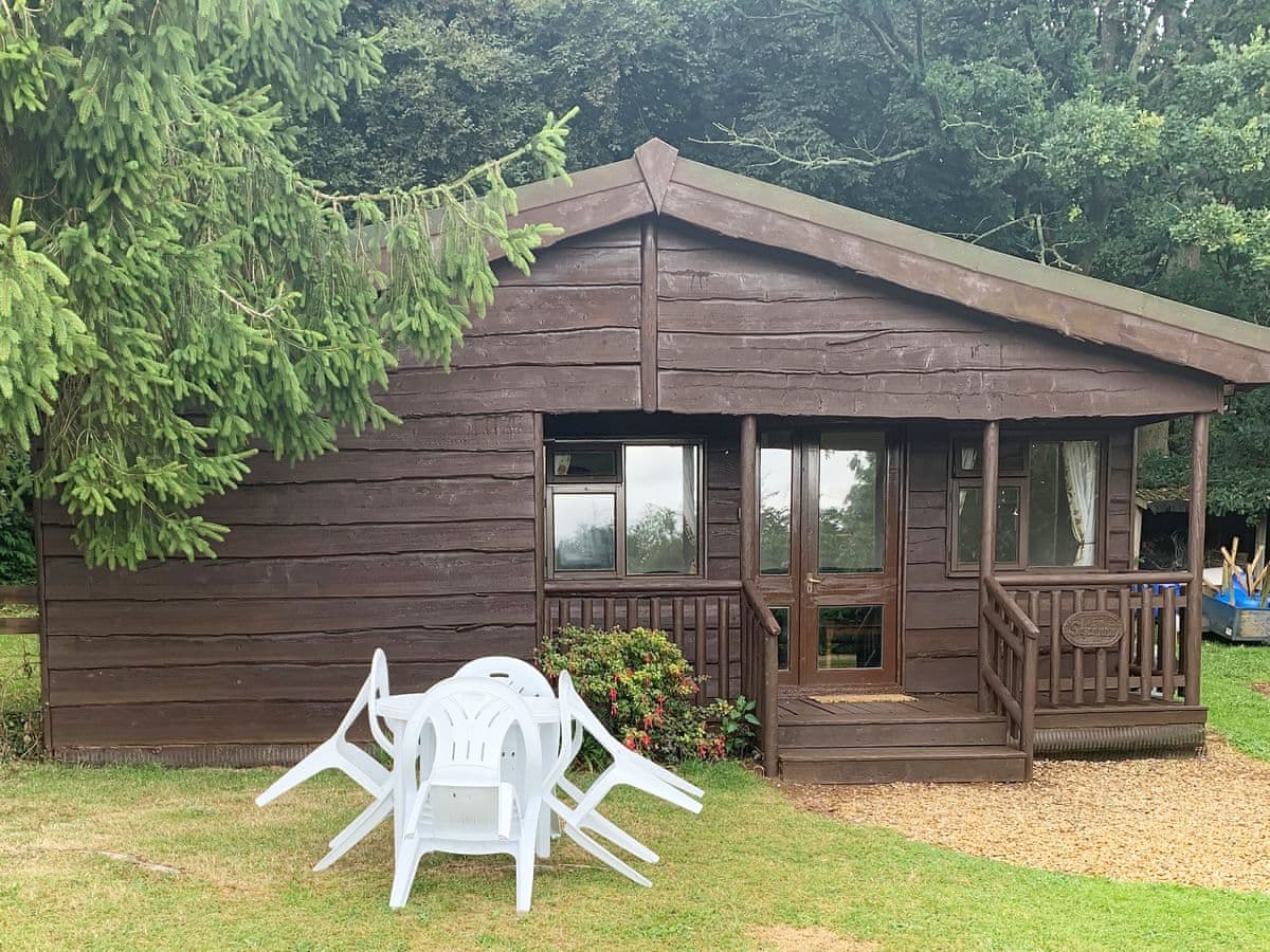 Wayside Lodges - Sycamore Lodge - Holiday lodge in Southern England - Image 1