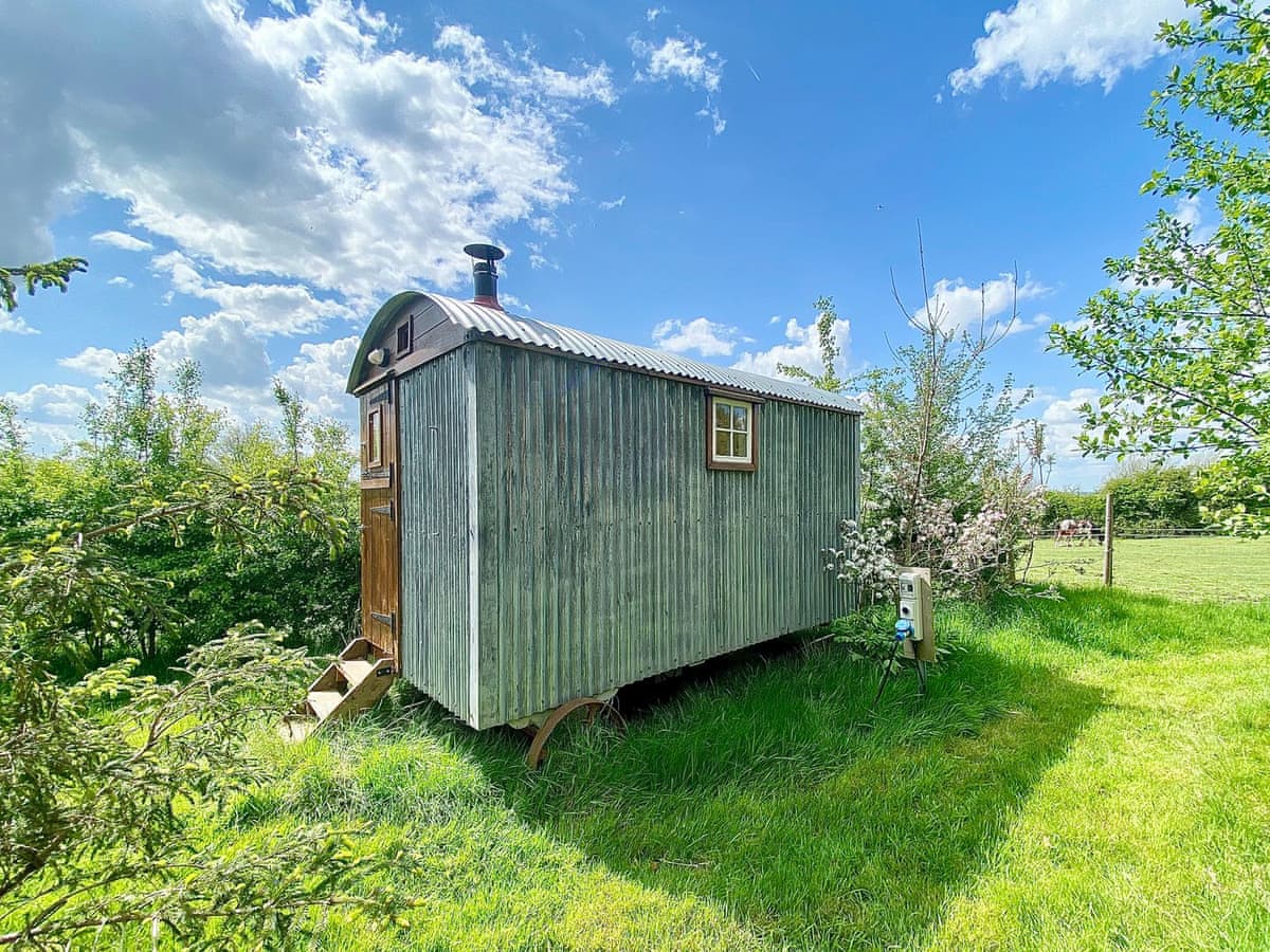 Chelworth Shepherds Huts - Birch Shepherds Hut