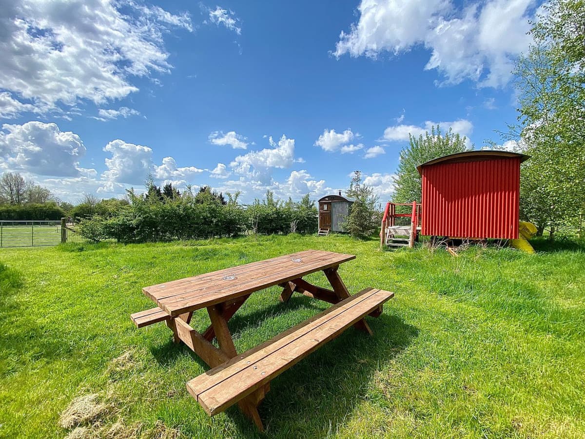 Chelworth Shepherds Huts  - Ivy Shepherds Hut