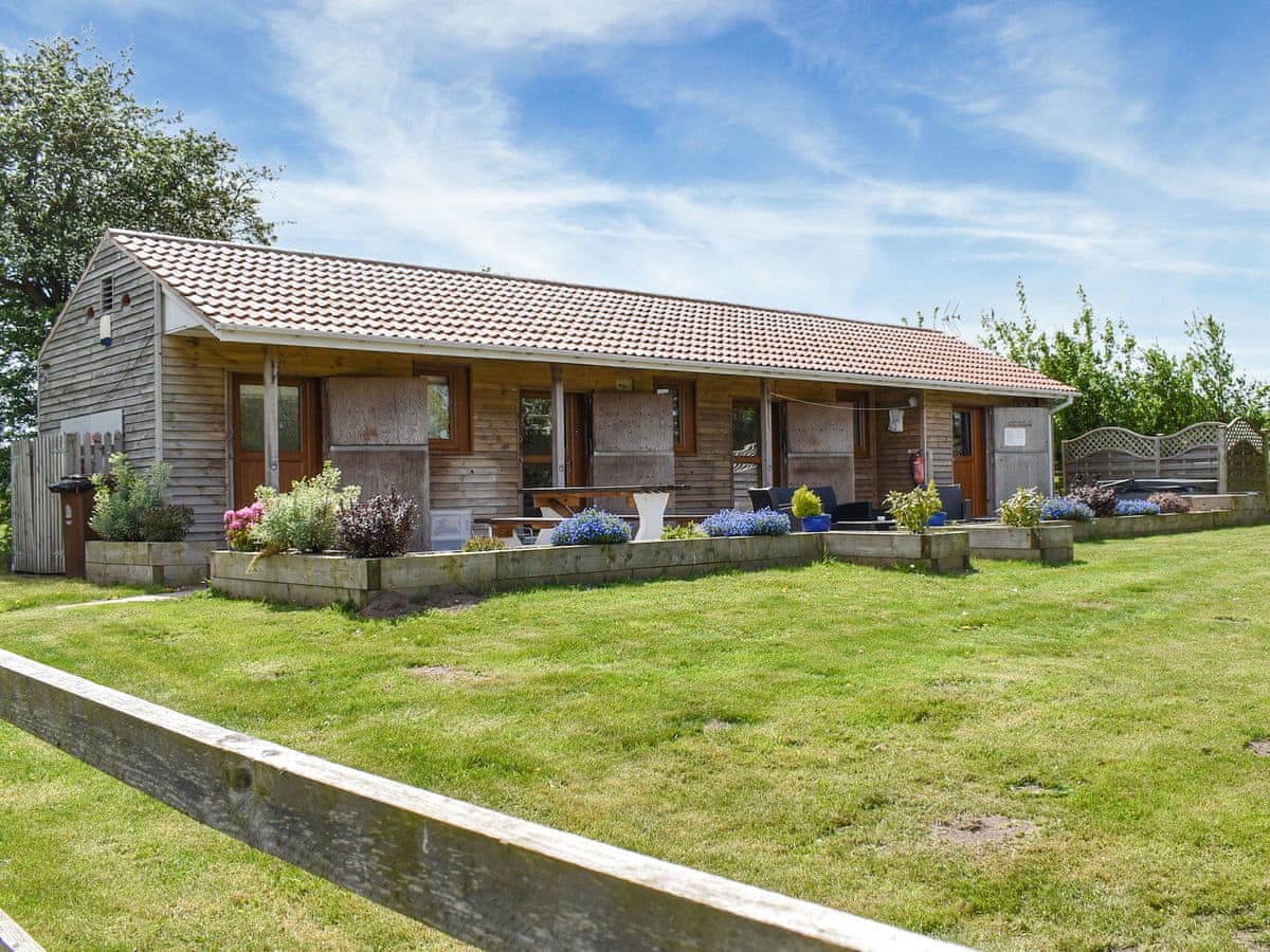 Sherwood Forest Lodges - Sherwood Forest Lodge 1 - Holiday lodge in Central England - Image 2