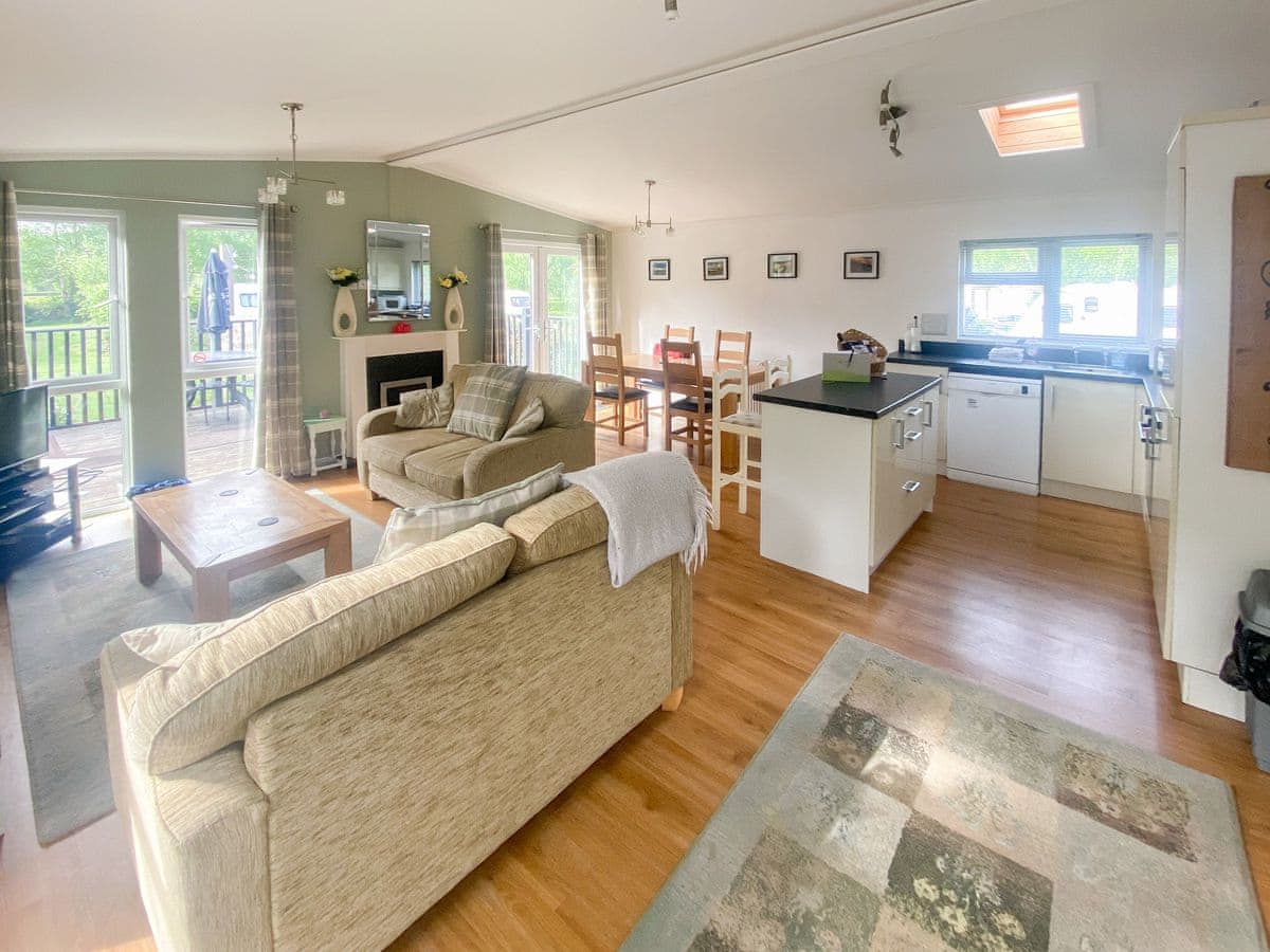Boatside - Wye Lodge - Image 2