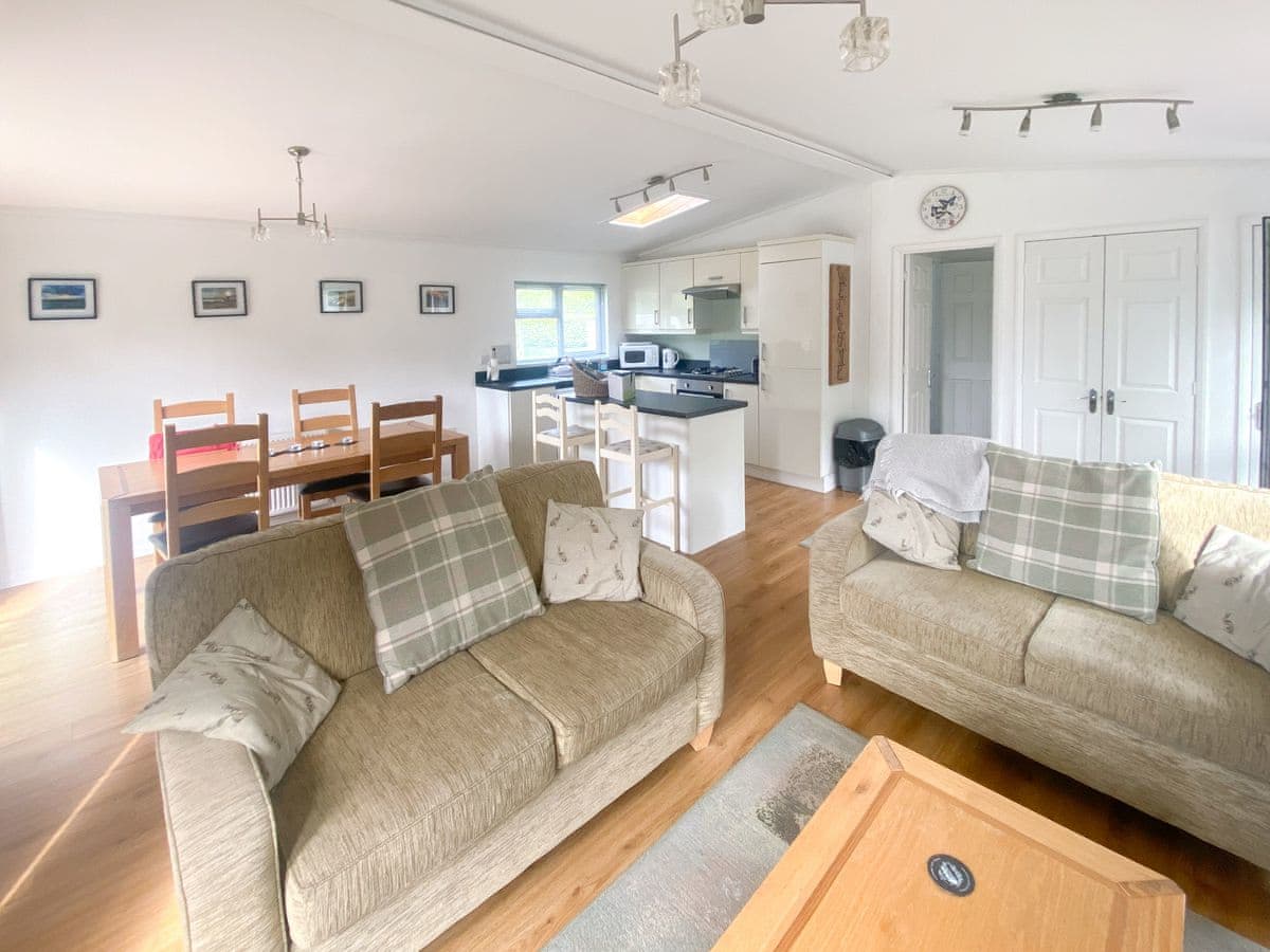 Boatside - Wye Lodge - Image 3