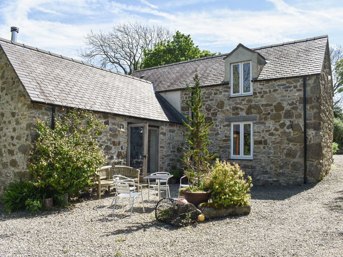 Plas Llanfair Cottages- Swallow Cottage