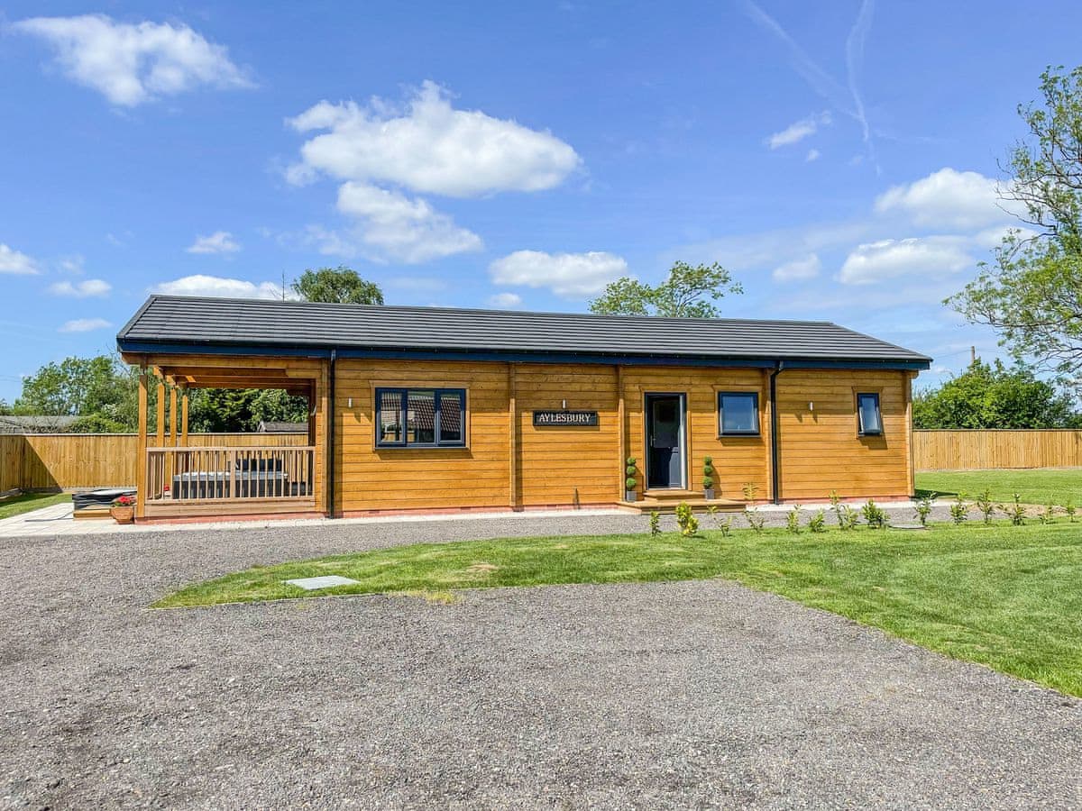 Aylesbury Lodge - Holiday Lodge in East Anglia - Image 2