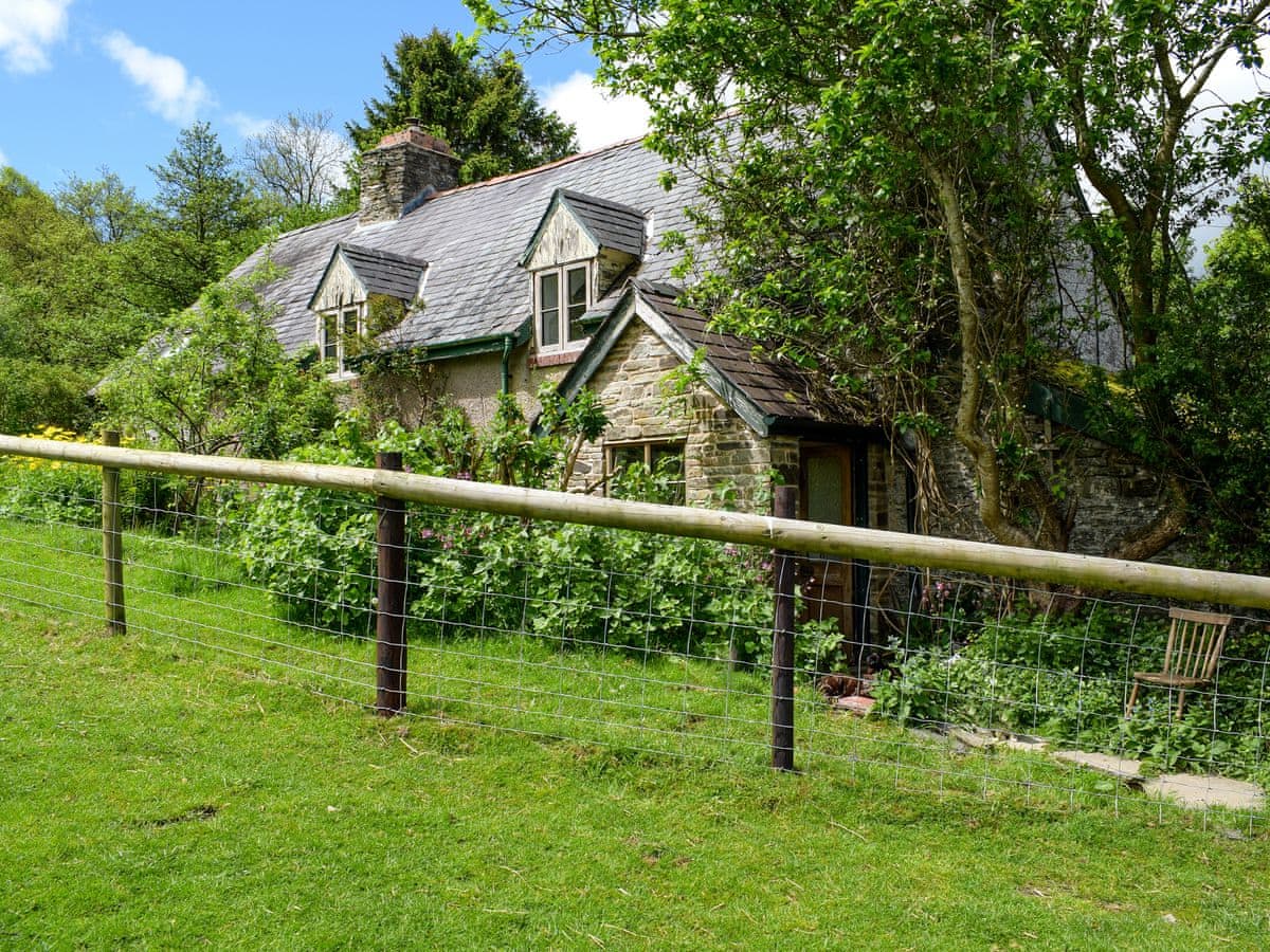 Lower Goytre Farmhouse