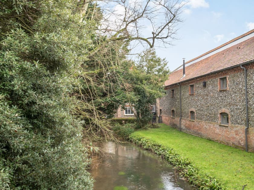 Exterior | Oast Barn, Letheringsett