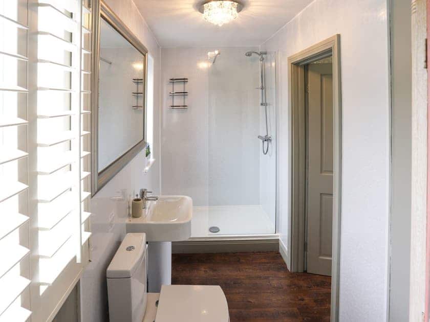 Shower room | Stargazers - Dark Sky Apartments, Greenhaugh