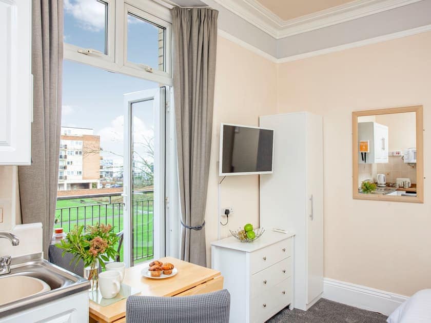 Open plan living space | Apartment 10 Bedford Holiday Flats - Bedford Holiday Flats, Paignton