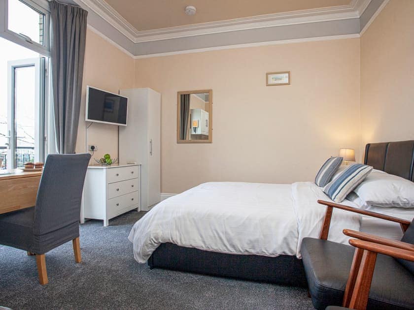 Double bedroom | Apartment 10 Bedford Holiday Flats - Bedford Holiday Flats, Paignton