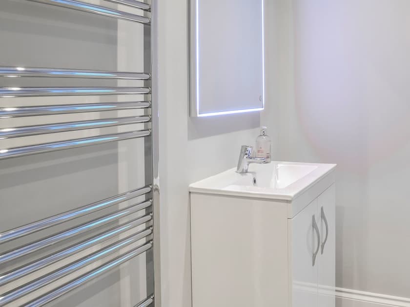 Shower room | Clarksburn Blue, Newton Stewart