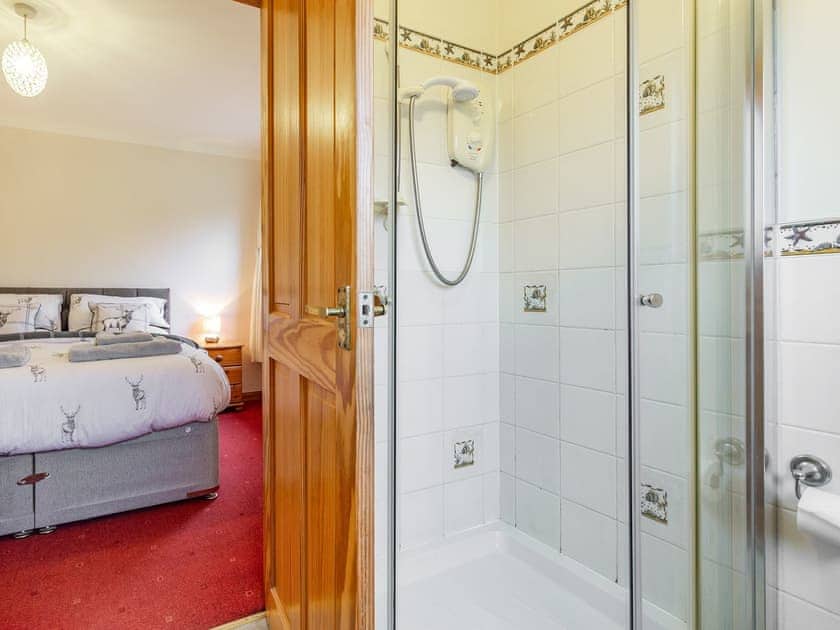 En-suite | Chestnut Cottage, Corpach, near Fort William