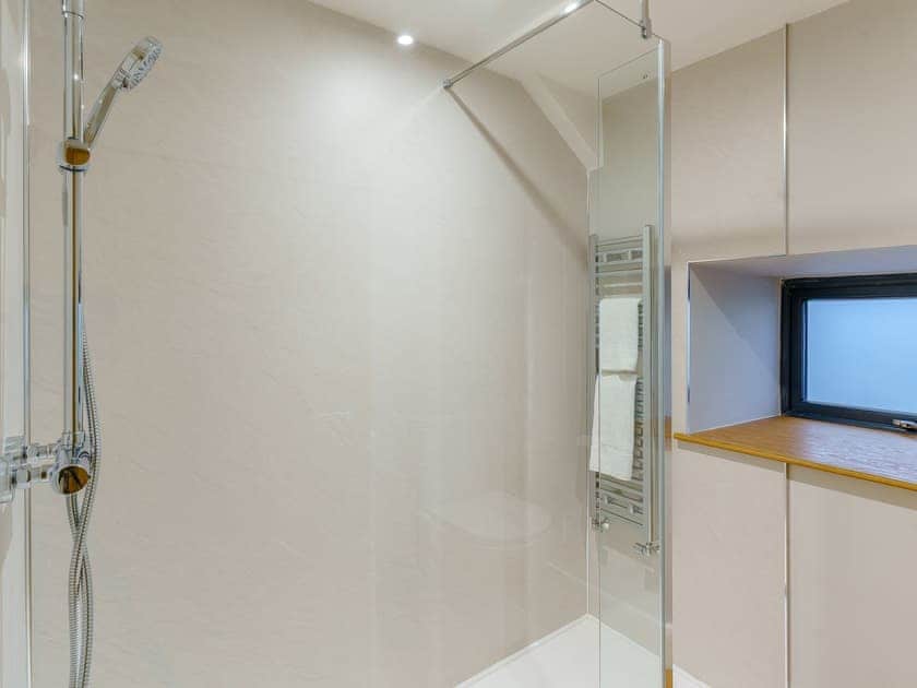 Shower room | Cwmporthman Farm Cottage, Blaenporth