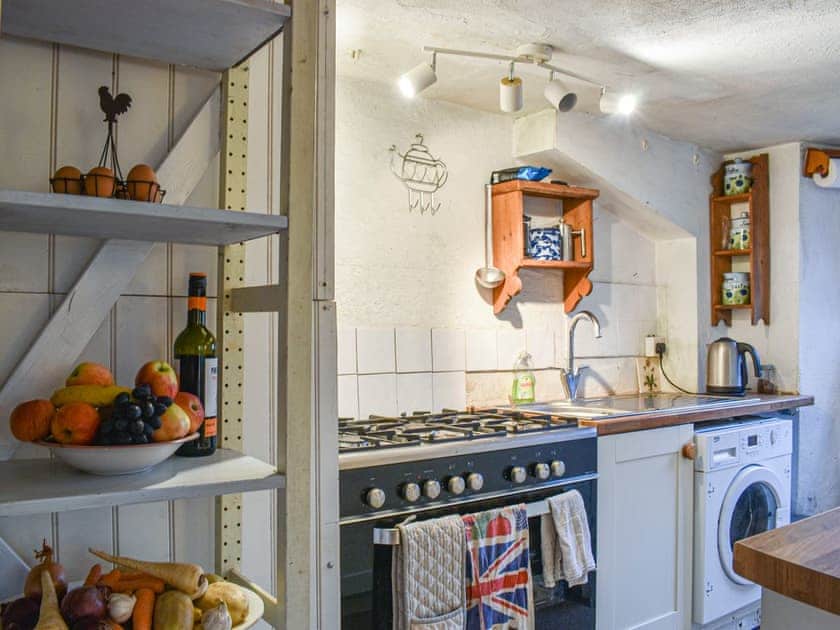 Kitchen | Hoopers Farmhouse - Hoopers Holidays, Tilshead