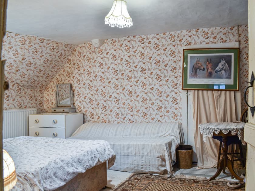 Single bedroom | Hoopers Farmhouse - Hoopers Holidays, Tilshead