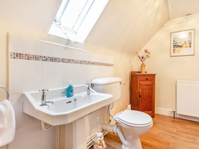 Bathroom | Isla Bank Cottage, Keith