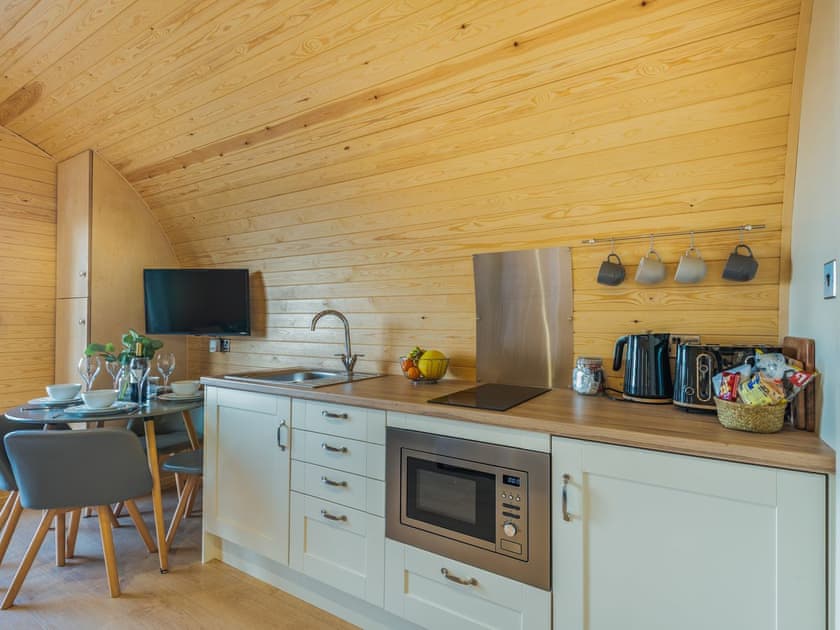 Kitchen and dining areas | Pen Rhiw - Podiau Uwch Y Dyffryn, Llanelidan, near Ruthin