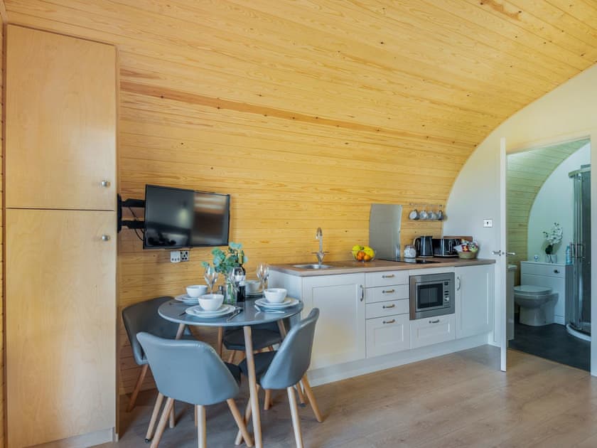 Kitchen and dining areas | Pen Rhiw - Podiau Uwch Y Dyffryn, Llanelidan, near Ruthin