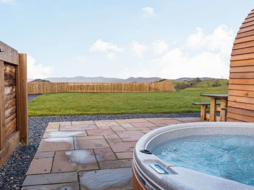Hot tub | Pen Rhiw - Podiau Uwch Y Dyffryn, Llanelidan, near Ruthin