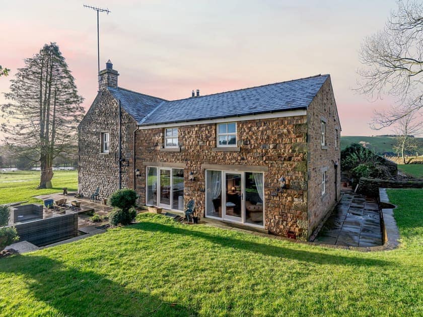 Annabelle’s Cottage (ref UKC5166) in Oakenclough | Hoseasons