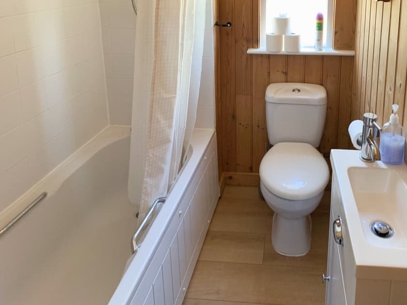 Bathroom | The Hideaway - The Wheelwrights Post, Burgate, near Fordingbridge