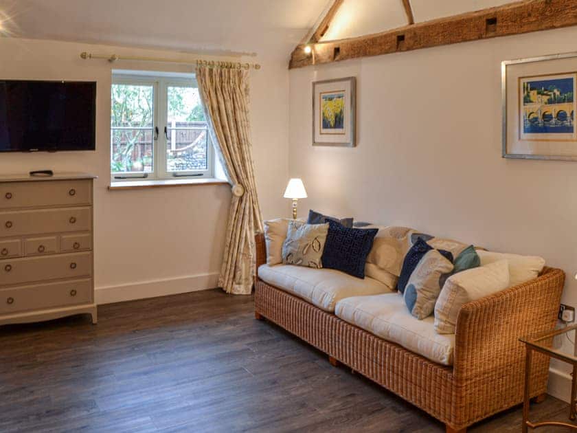 Master Kingsize bedroom  | Skylarks’ Nest - Manor Farm Barns, Witton, near Happisburgh