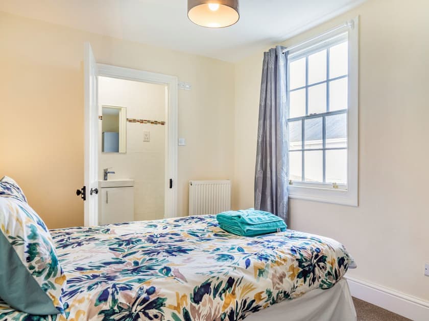Double bedroom | 3a Edinburgh Villas - Edinburgh Villas, Torquay