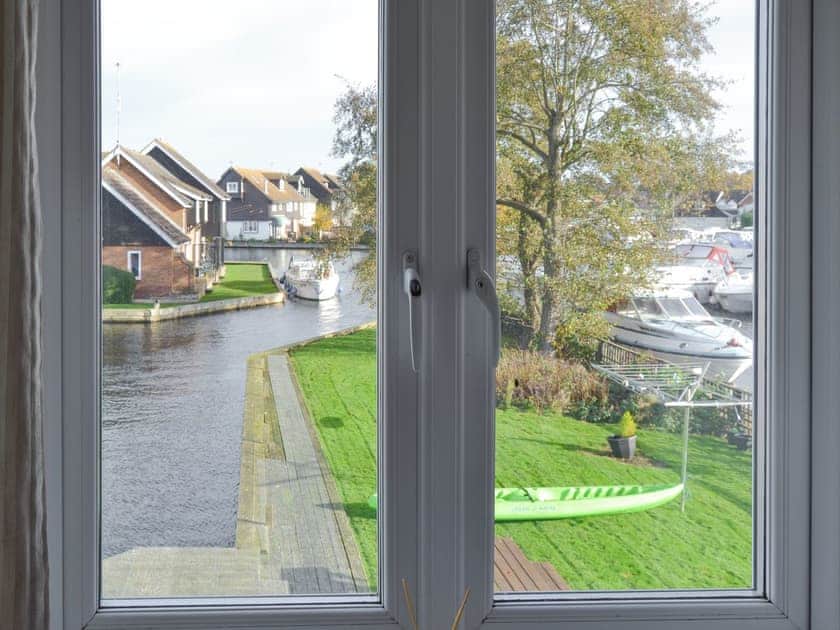Twin bedroom | David’s Island, Wroxham