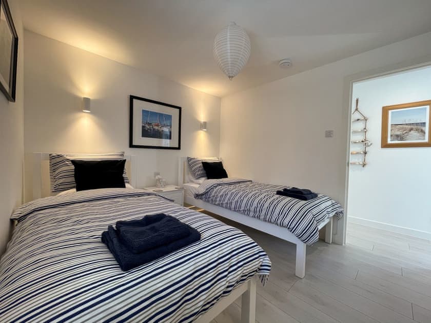 Twin bedroom | Well Cottage, Portmahomack, near Dornoch