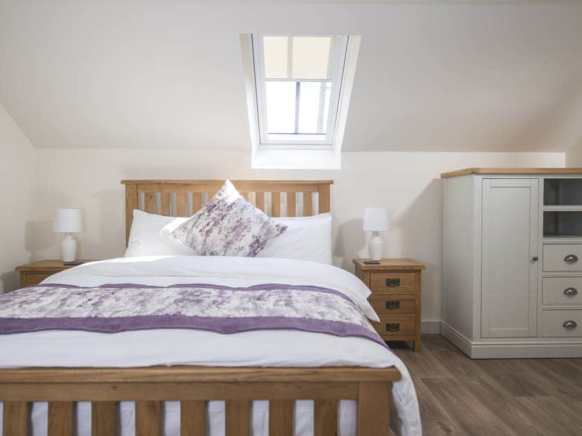 Double bedroom with en-suite and shower | Willow Cottage at Naze Farm - Naze Farm, Chinley