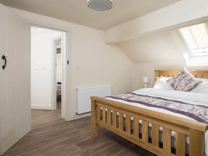 King bedroom  | Willow Cottage at Naze Farm - Naze Farm, Chinley