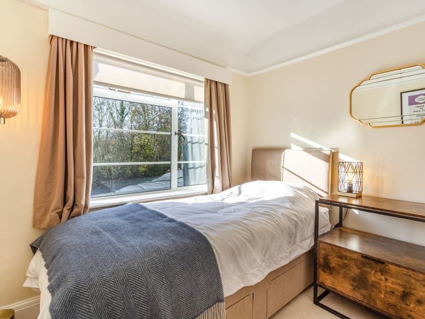 Single bedroom | Dellswood, Broadway
