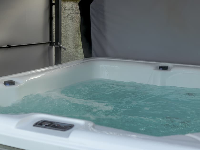 Hot tub | Fairview, Penicuik