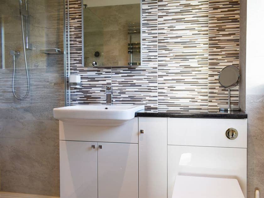 Shower room | Tigh na Cuile, Lamlash