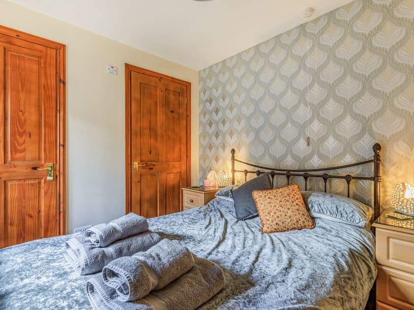Double bedroom | The Threshing Barn - Oldiscleave Farm Cottages, Bideford
