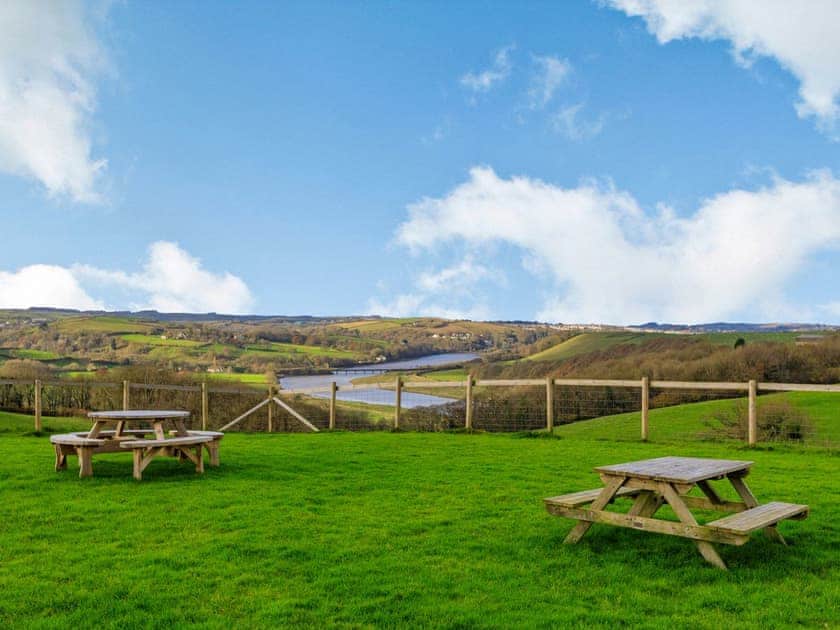Garden and grounds | The Threshing Barn - Oldiscleave Farm Cottages, Bideford